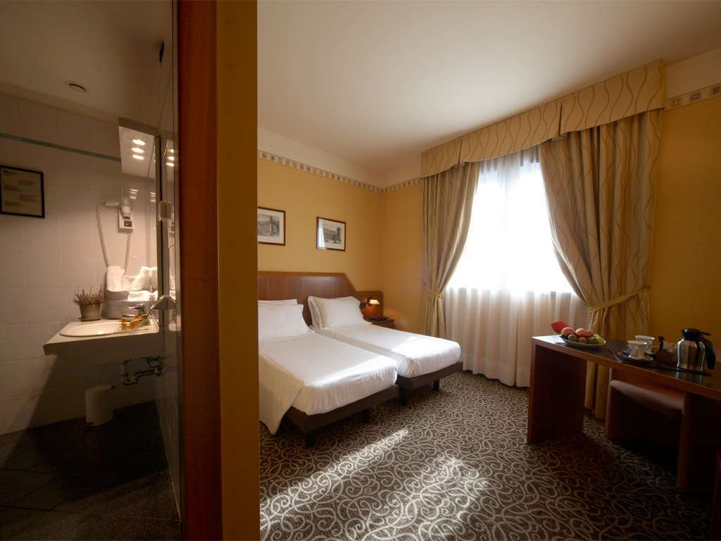 Hotel Montini Linate Airport Peschiera Borromeo Zimmer foto